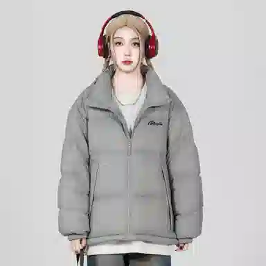 鸭鸭 简约字母印花宽松休闲时尚百搭舒适柔软立领面包羽绒服 男女同款