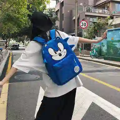 WICKBUEN Plush Backpack