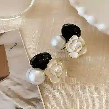 蒙妮 山茶花 可爱侧边刘海夹 亚克力 发夹 女款