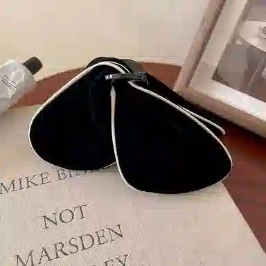 蒙妮 法式丝绒蝴蝶三角#好运 亚克力 发夹 女款