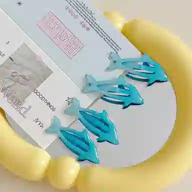 蒙妮 多巴胺蓝色小海豚侧边夹 树脂 发夹 女款