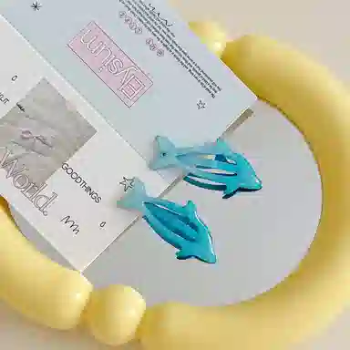 蒙妮 多巴胺蓝色小海豚侧边夹 树脂 发夹 女款