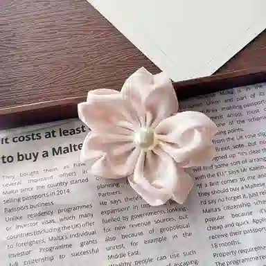 蒙妮 甜美温柔风花朵侧边刘海夹 布艺 发夹 女款