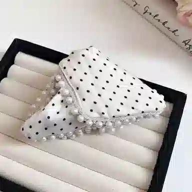 蒙妮 轻奢时尚珍珠波点三角抓夹 亚克力/布艺 发夹 女款