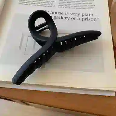 蒙妮 高级感雾面磨砂抓夹 亚克力 发夹 男女同款情侣款