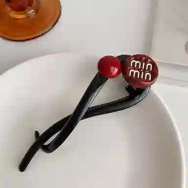 蒙妮 安可拉红色爱心扭扭抓夹一字夹 树脂 发夹 女款