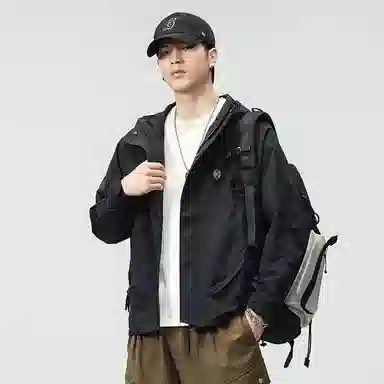 男生美式潮牌三防宽松舒适登山运动连帽时尚百搭软壳  防水防风保暖冲锋衣 男女同款