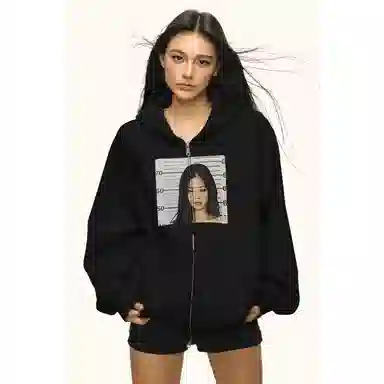 DOGANSON Vintage Portrait Print Sweatshirt