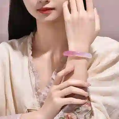 庆大福 渐变樱花粉系列 逃之夭夭款新中式轻奢精致清透粉嫩一步一响温柔气质甜美人条叮当高级简约百搭#好运 玉髓 手镯 女款