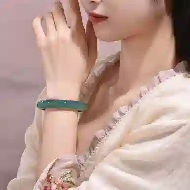 庆大福 远山黛油青系列 江南温婉润玉卿卿可人 汉服旗袍国风古典雅韵百搭宫延风#好运 玉髓 玉石手镯 女款