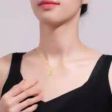 925