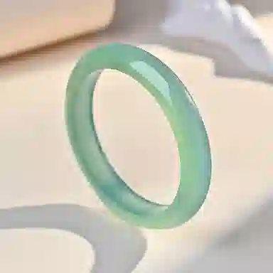 庆大福 远山黛油青系列 江南温婉润玉卿卿可人 汉服旗袍国风古典雅韵百搭宫延风#好运 玉髓 玉石手镯 女款