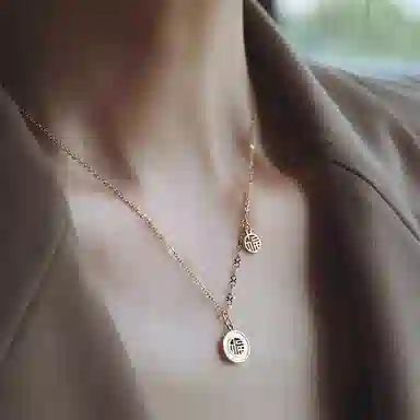 925