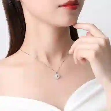 庆大福 钱币平安扣   新中式优雅气质 温柔清冷感 简约大方 潮流时尚创意百搭锁骨链#好运 玉髓 项链 女款