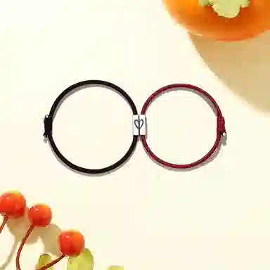 925