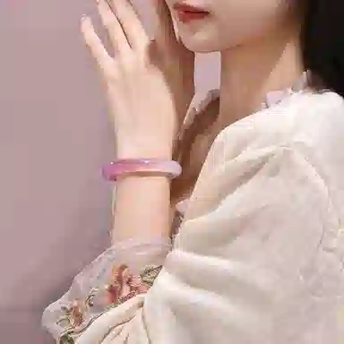 庆大福 渐变樱花粉系列 逃之夭夭款新中式轻奢精致清透粉嫩一步一响温柔气质甜美人条叮当高级简约百搭#好运 玉髓 手镯 女款