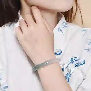 庆大福 半山水系列 温润水透 清冷优雅 新中式国潮高级百搭#好运 玉髓 玉石手镯 女款