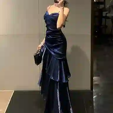 玉儿恋 纯欲风人鱼姬设计感不规则荷叶边高端宴会礼服裙时尚吊带连衣裙 女款 克莱因蓝色调