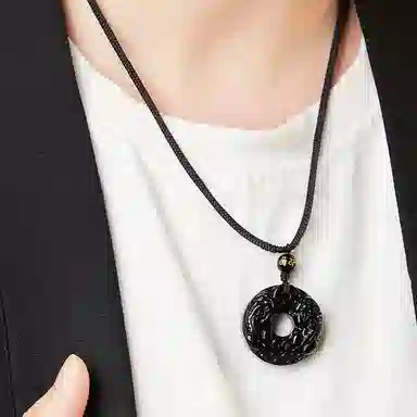 【平安顺遂】 熊银匠 貔貅平安扣 吉祥如意 财运亨通 招财进宝 新中式国潮复古黑曜石吊坠 简约大气 日常百搭 玉髓 项链 男女同款情侣款