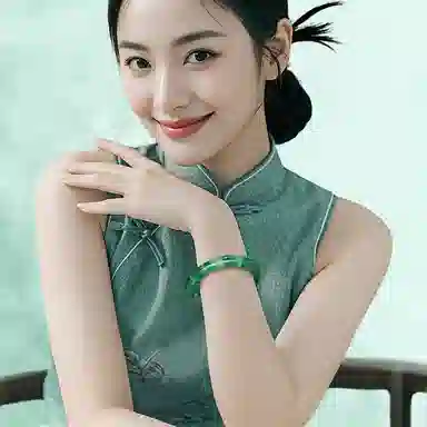 【甄选青翠】 熊银匠 云山翠 独龙玉 温婉美人贵妃镯 新中式古色古香古风雅韵灵动飘花玉镯子 国风气质旗袍汉服贵气感 非洲翠 手镯 女款