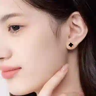 S925