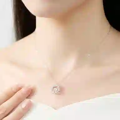 925