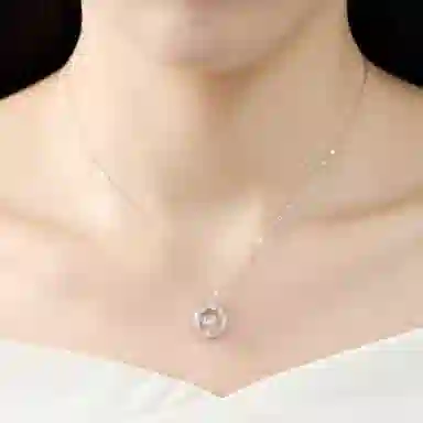 925