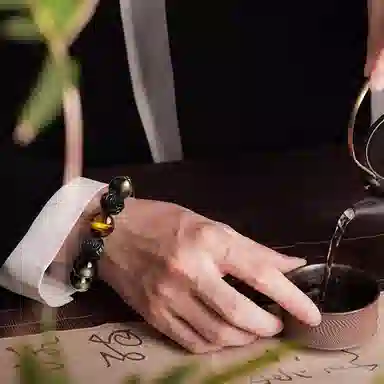 【聚财貔貅】 熊银匠 吉祥瑞兽 招财好运 平安纳福 财运亨通 新中式国潮虎眼石转运珠 金 黑曜石 手串 男女同款情侣款