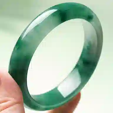 【甄选青翠】 熊银匠 云山翠 独龙玉 温婉美人贵妃镯 新中式古色古香古风雅韵灵动飘花玉镯子 国风气质旗袍汉服贵气感 非洲翠 手镯 女款