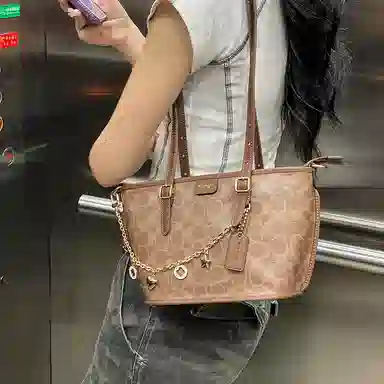 COACH TAXI21Tote