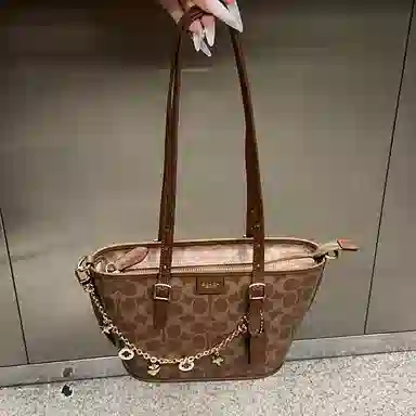 COACH TAXI21Tote