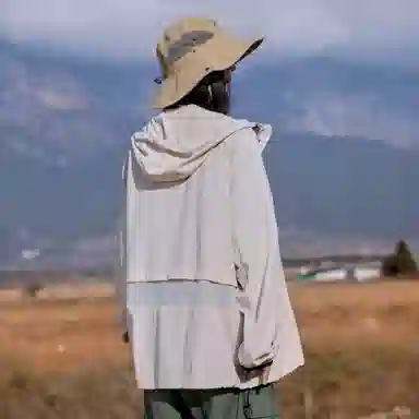 欧迪芬 户外运动柔软舒适轻薄休闲超轻皮肤衣超薄外套潮 透气速干防紫外线防晒服 女款