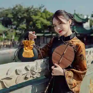 良锦记 纯色百搭 牛皮 单肩包 女款 金色