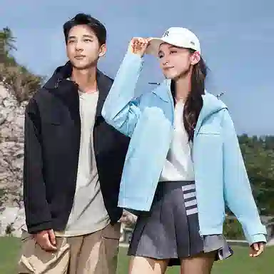 鸭鸭 户外露营短款连帽拼色防风夹克外套 男女同款