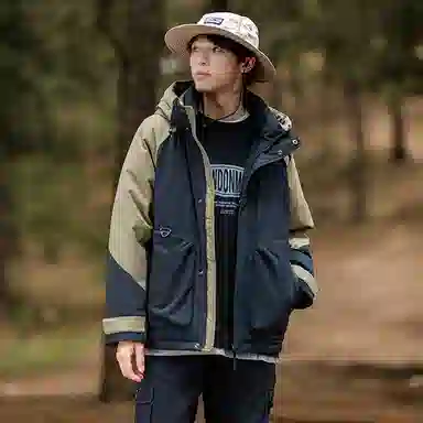 鸭鸭 时尚短款连帽宽松羽绒服 男女同款