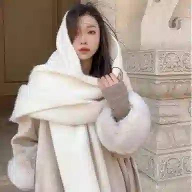 【文艺出片】 浪莎 超有氛围感加厚纯色马海毛围脖百搭流苏设计保暖披肩 心动礼盒装 聚酯纤维 绒线围巾 男女同款情侣款