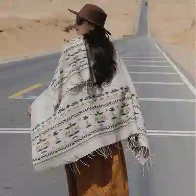 浪莎 云南青海西藏西北草原旅游拍照民族风披肩斗篷女款超大加厚空调毯 披肩 女款