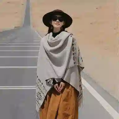 浪莎 云南青海西藏西北草原旅游拍照民族风披肩斗篷女款超大加厚空调毯 披肩 女款