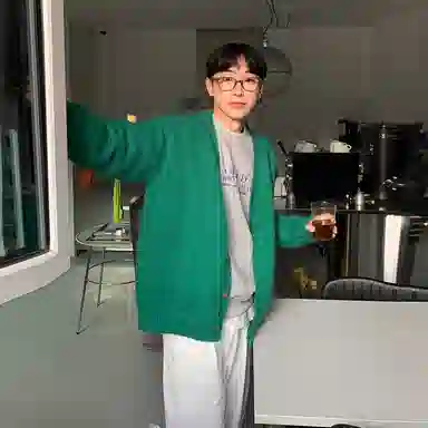 SHANTREE V-Neck Cardigan