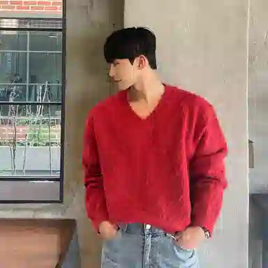 SHANTREE V-Neck Knit Sweater Red