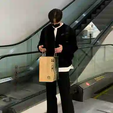 SHANTREE Retro Oversized Knit Sweater