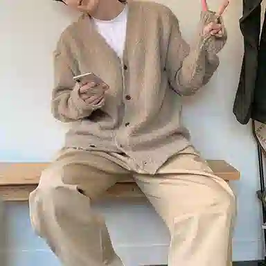 SHANTREE V-Neck Cardigan