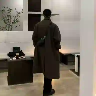 SHANTREE Retro Long Coat