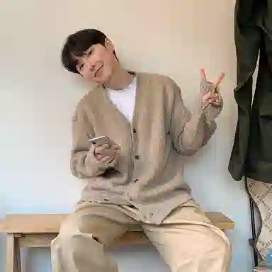 SHANTREE V-Neck Cardigan