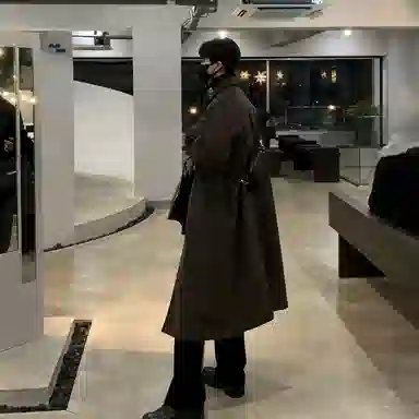 SHANTREE Retro Long Coat