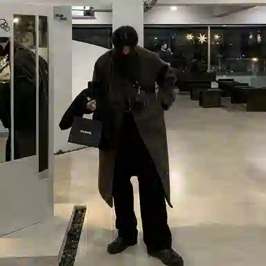 SHANTREE Retro Long Coat