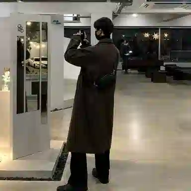 SHANTREE Retro Long Coat