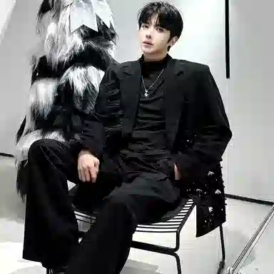 韩系重工烫钻钉珠流苏设计感酷飒西服外套西装 男女同款