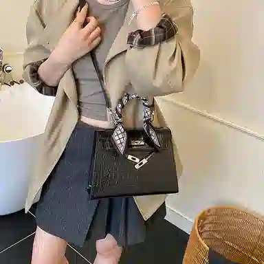 Miss Angel Shoulder Bag