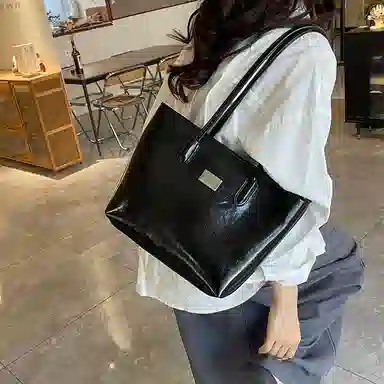 Miss Angel Shoulder Bag